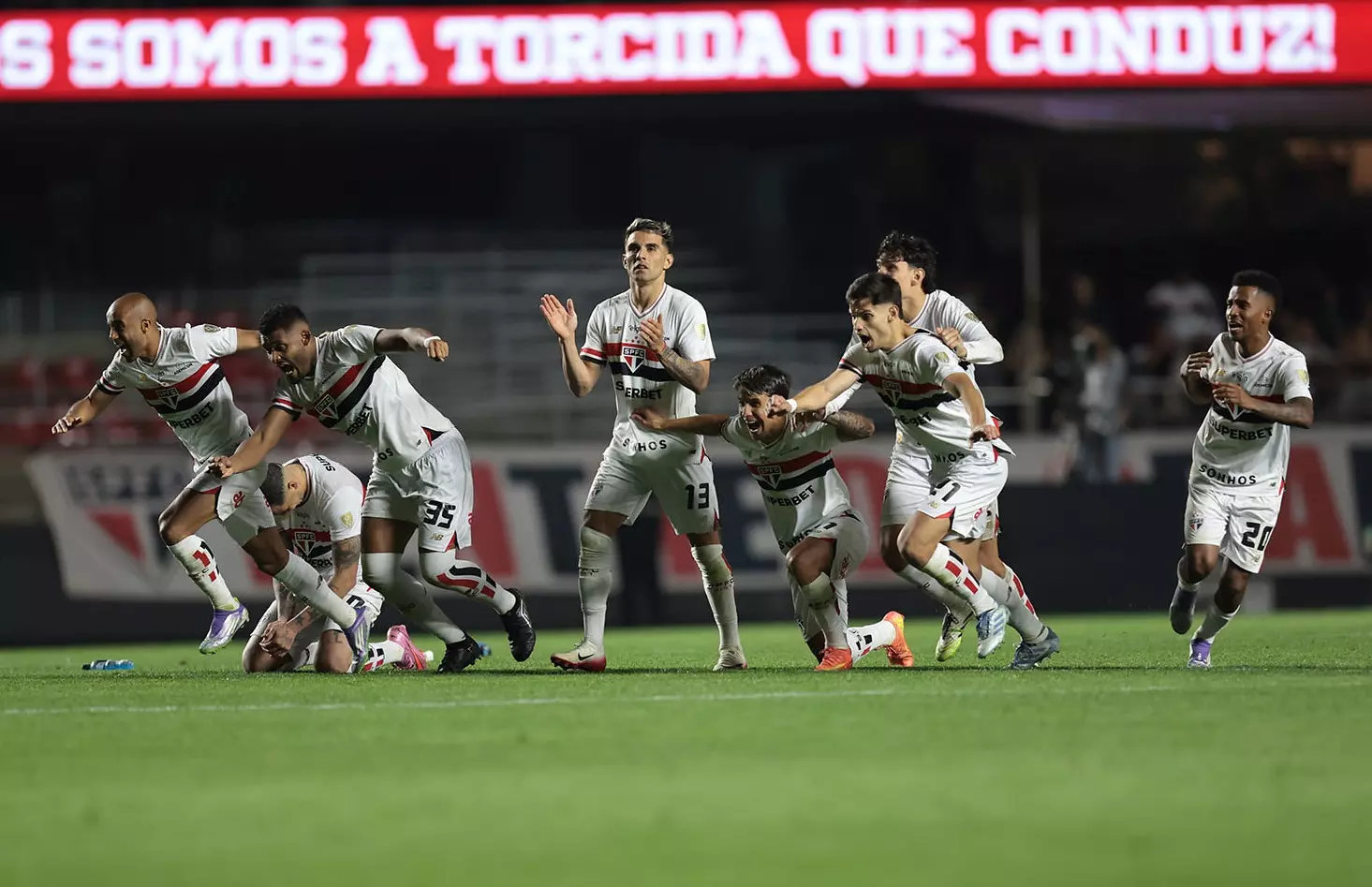 São Paulo Avança na Libertadores
