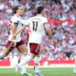 Arsenal x Manchester United abriu a temporada com um duelo carregado de simbolismo em Old Trafford.