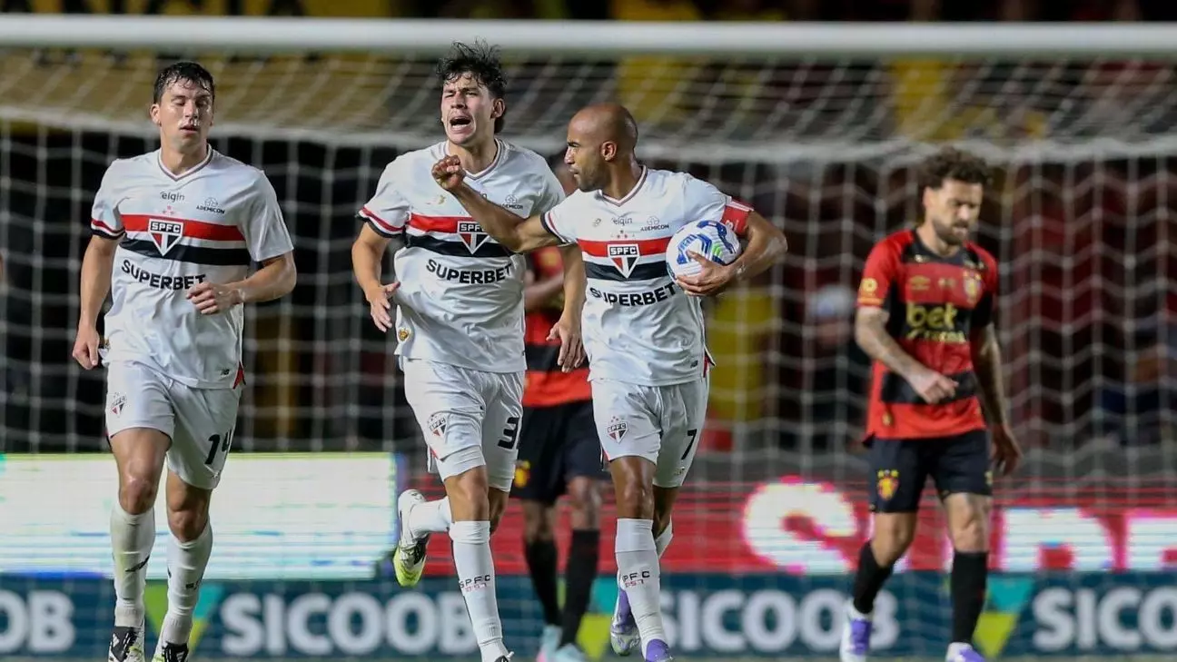 O São Paulo iniciou o duelo contra o Sport utilizando um time alternativo, e logo sofreu um baque.