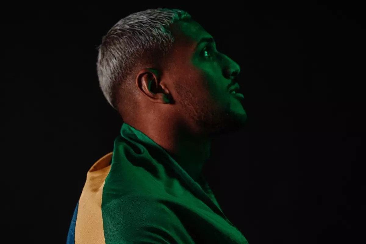 A estreia de Vinicius Souza pelo Wolfsburg foi marcada por um feito memorável.